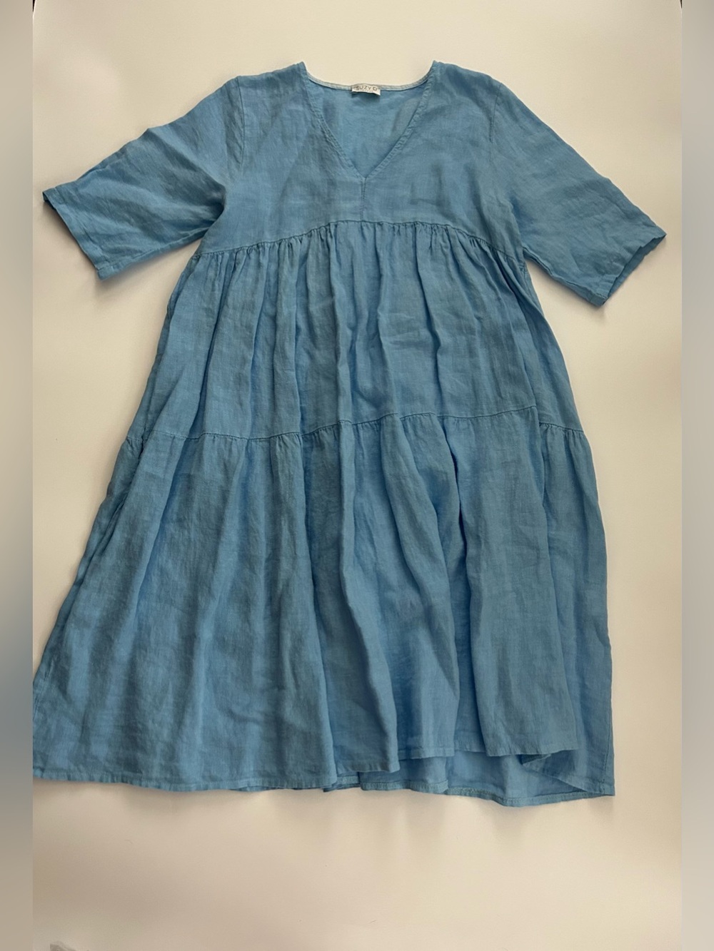 Suzy D London V Neck Dress
European Linen
Minimalist
Beach
Coastal
Italy
Tiered